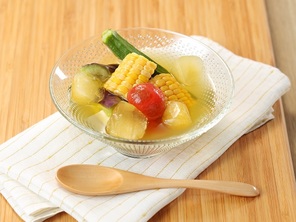 夏野菜の生茶氷だしスープ