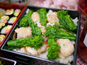 蛤（はまぐり）と菜の花のちらし寿司