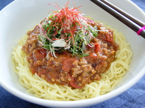 トマトジャージャー麺
